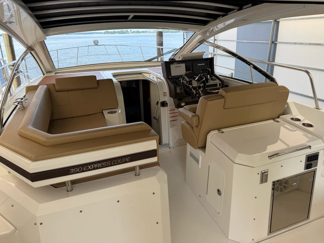 2015 Cruisers Yachts 390 EXPRESS COUPE 39.0 feet, Excelsior, Minnesota #34