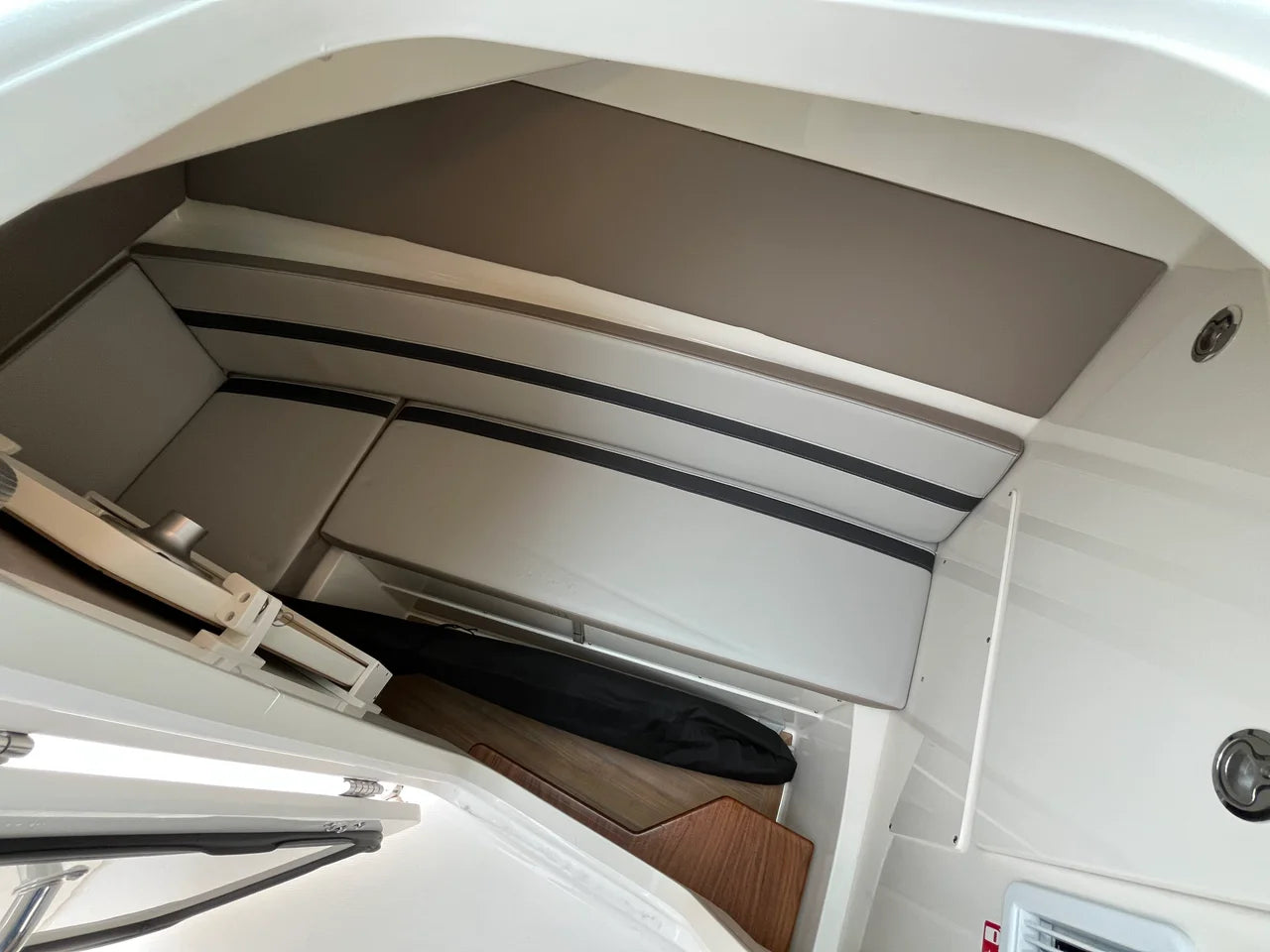 2026 Boston Whaler 330 Vantage 33.0 feet, Norwalk, Connecticut #38