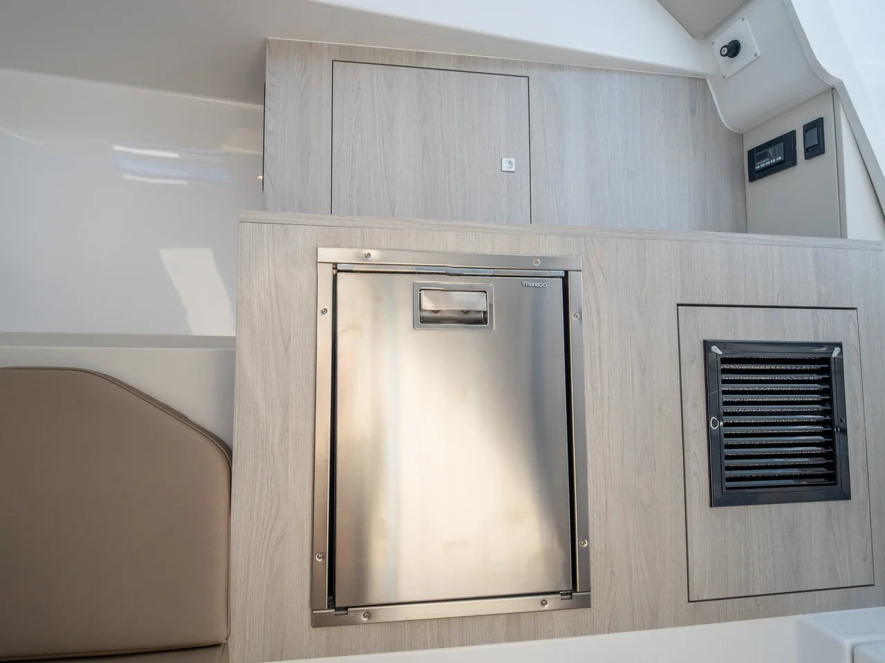2027 Cruisers Yachts 38 VTR EC 38.0 feet, Wrightsville Beach, North Carolina #17