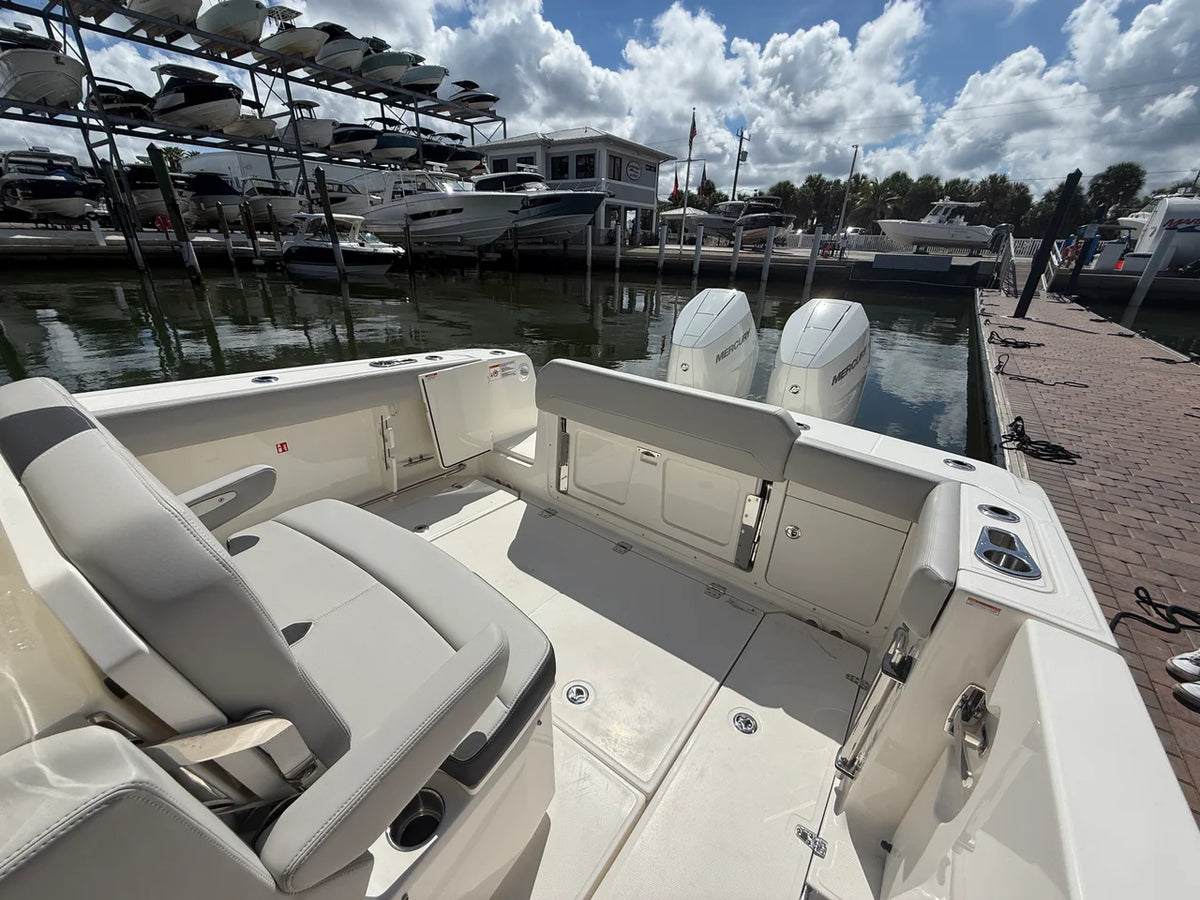 2026 Boston Whaler 330 Outrage 33.0 feet, Sarasota, FL #23