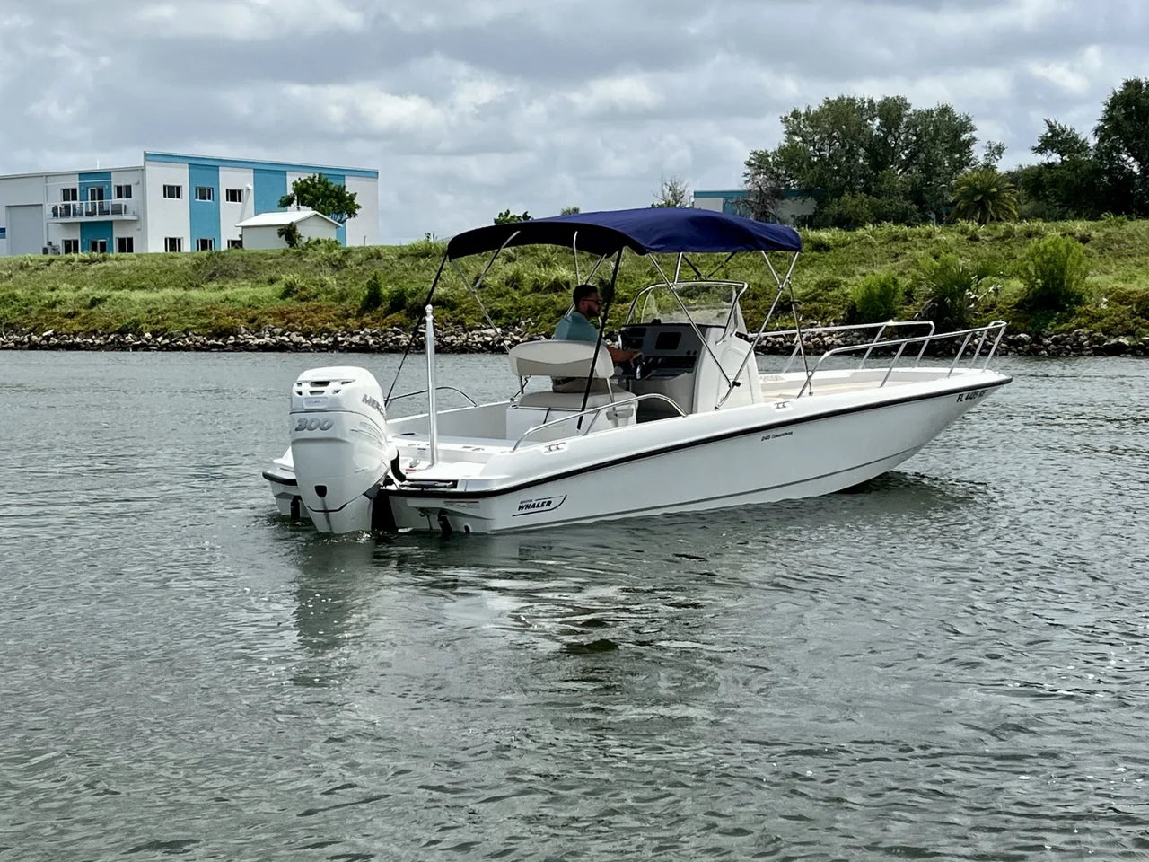 2017 Boston Whaler 240 DAUNTLESS 23.0 feet, Venice, Florida #3
