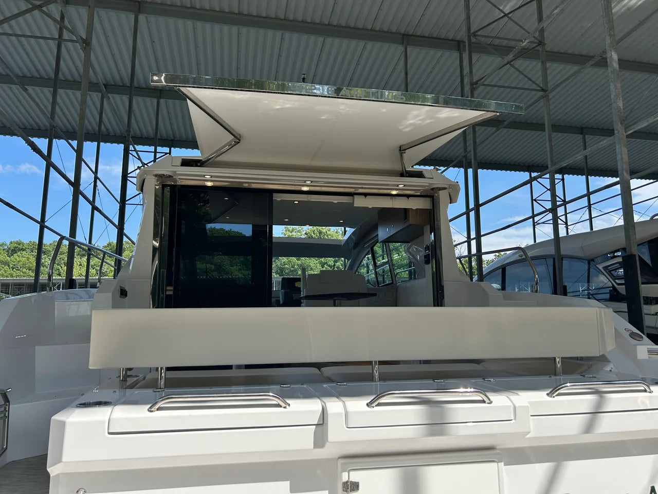 2024 Cruisers Yachts 42 Cantius 42.0 feet, Osage Beach, Missouri #6