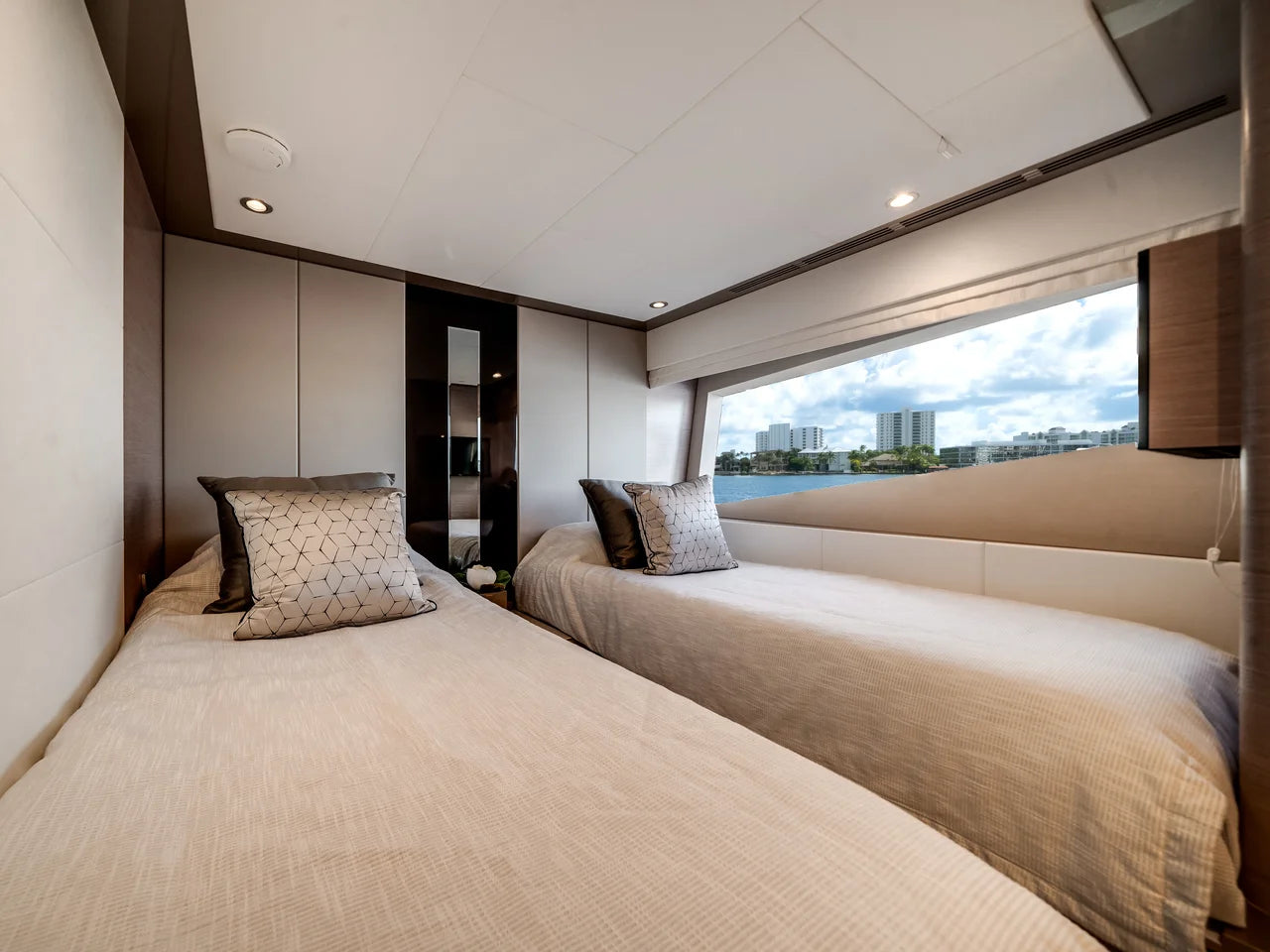 2022 Ocean Alexander 32L 106.0 feet, Boca Raton, FL #53
