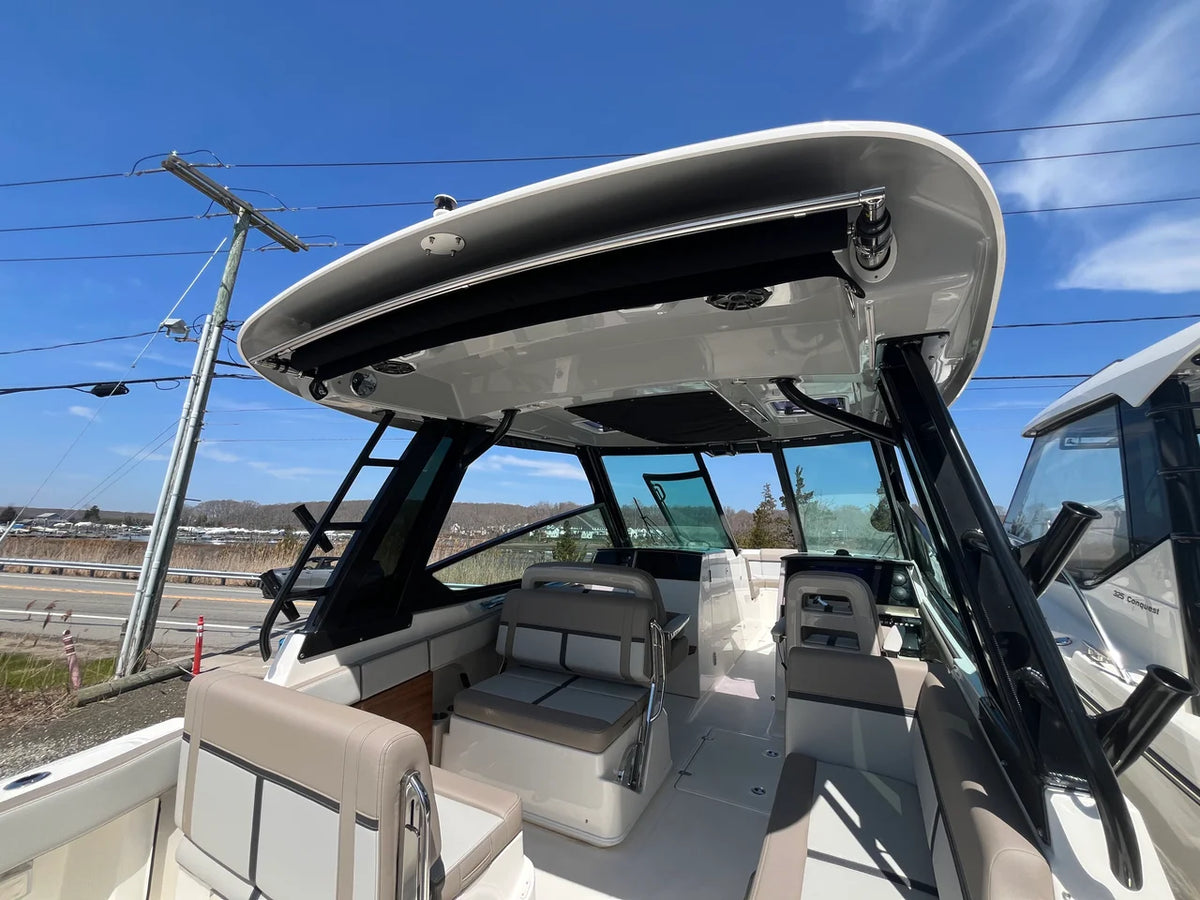 2026 Boston Whaler 330 Vantage 33.0 feet, Westbrook, Connecticut #10