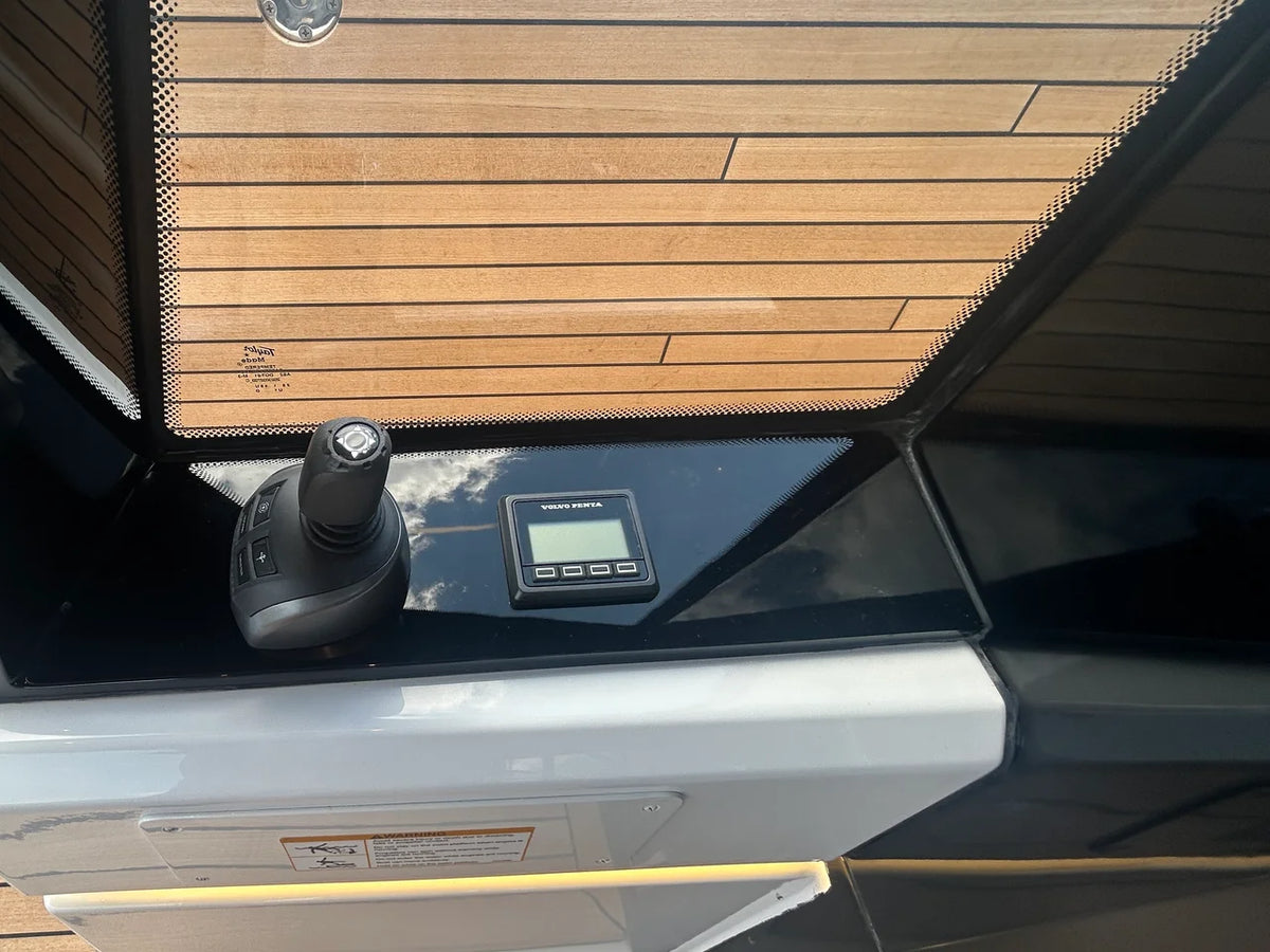 2026 Cruisers Yachts 57 FLY 57.0 feet, Grasonville, MD #18