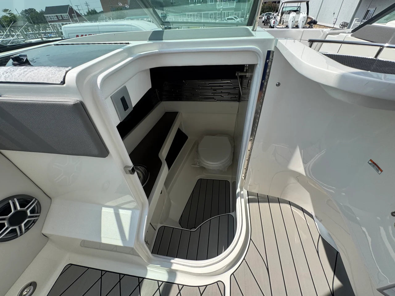 2027 Sea Ray SLX 310 Outboard 31.0 feet, Somers Point, New Jersey #23