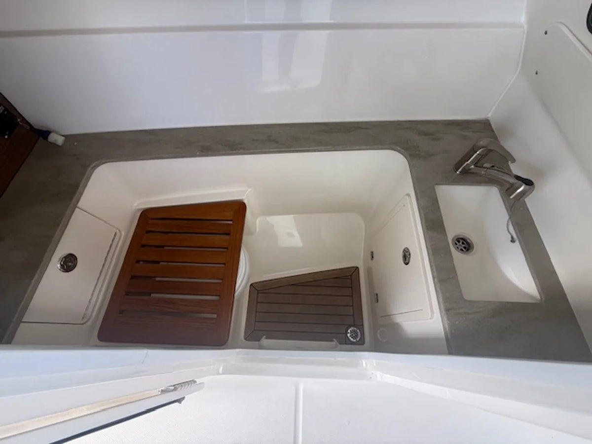 2023 Boston Whaler 32 DC 32.0 feet, Cape coral, FL #18