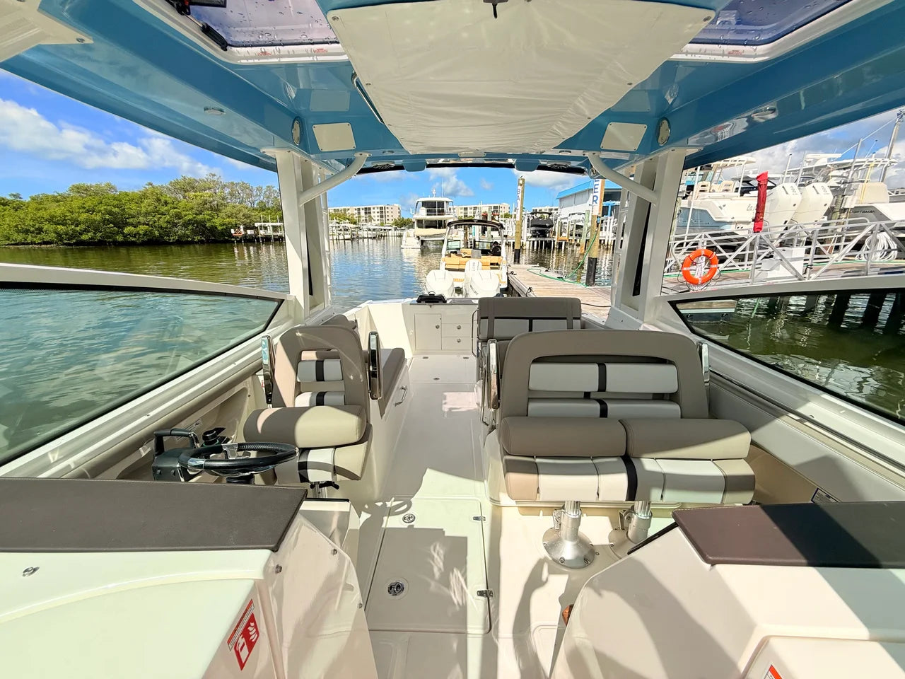2027 Boston Whaler 330 Vantage 33.0 feet, St Petersburg, FL #73