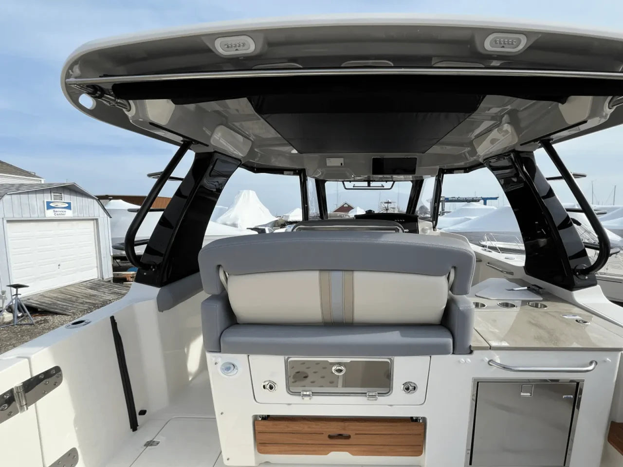 2025 Boston Whaler 350 REALM 35.0 feet, Quincy, MA #15
