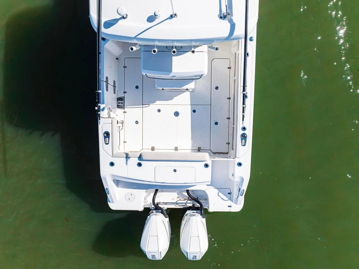 2022 Boston Whaler 330 OUTRAGE 33.0 feet, St Petersburg, FL #9