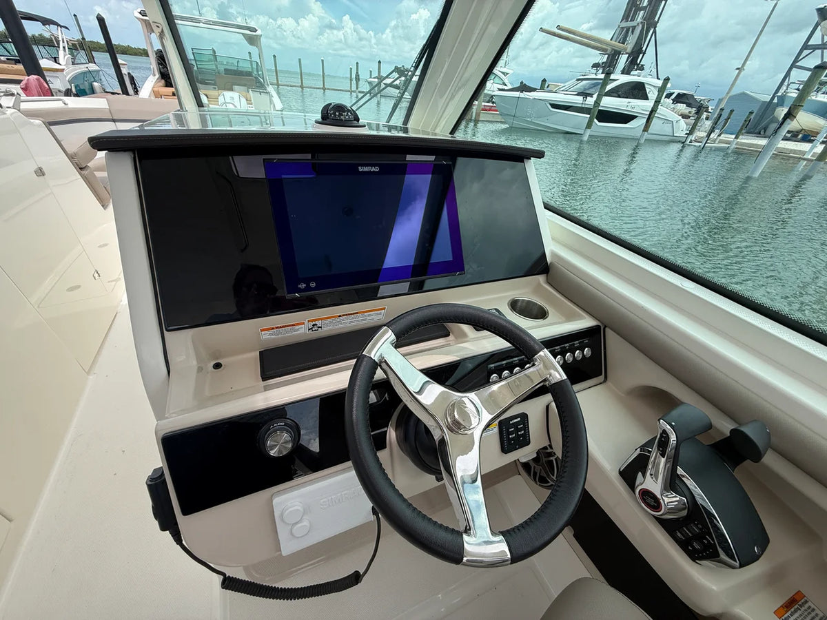 2027 Boston Whaler 330 Vantage 33.0 feet, Sarasota, FL #13
