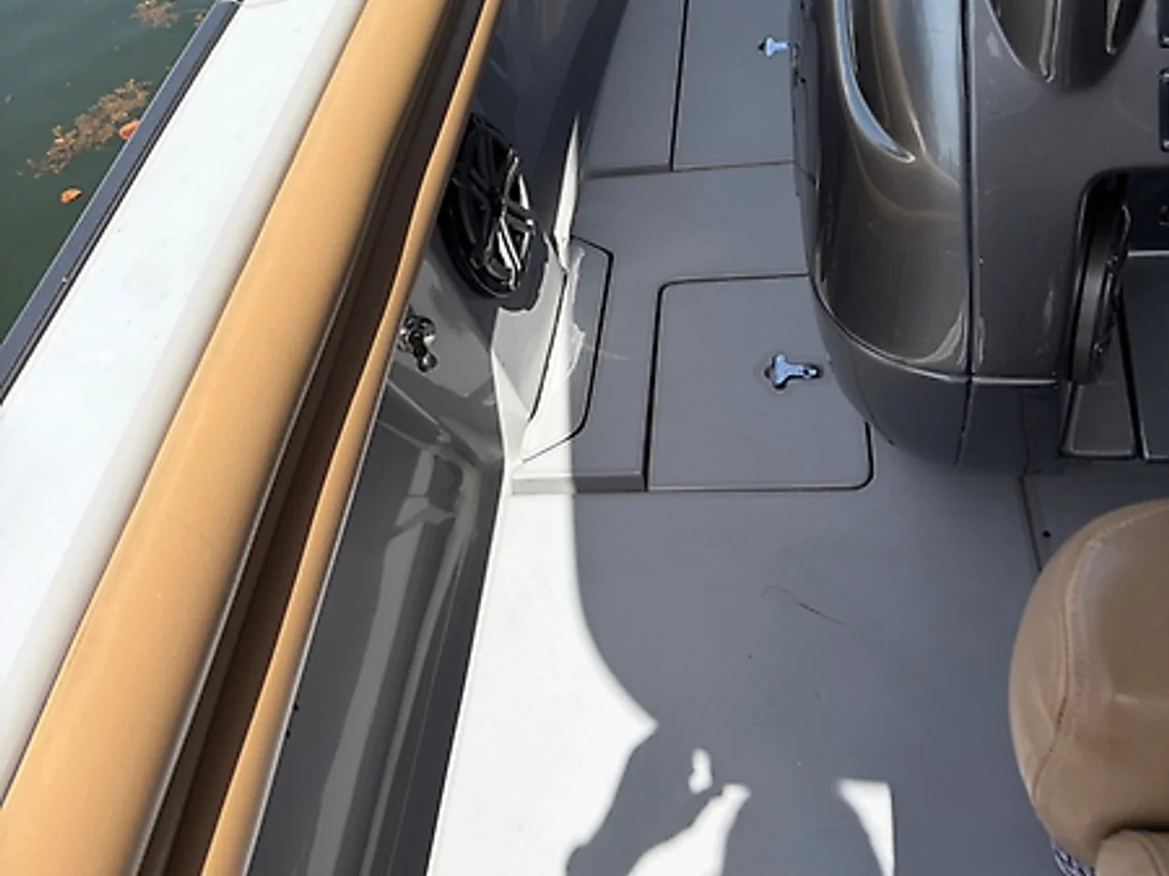 2016 Intrepid 327 CENTER CONSOLE 32.0 feet, Dania Beach, Florida #4