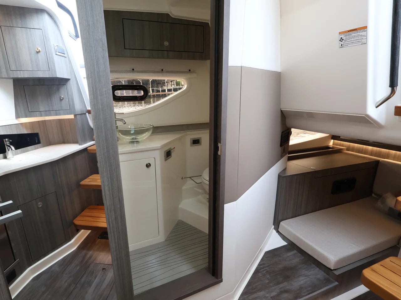 2026 Sea Ray Sundancer 370 Outboard 37.0 feet, Naples, Florida #54
