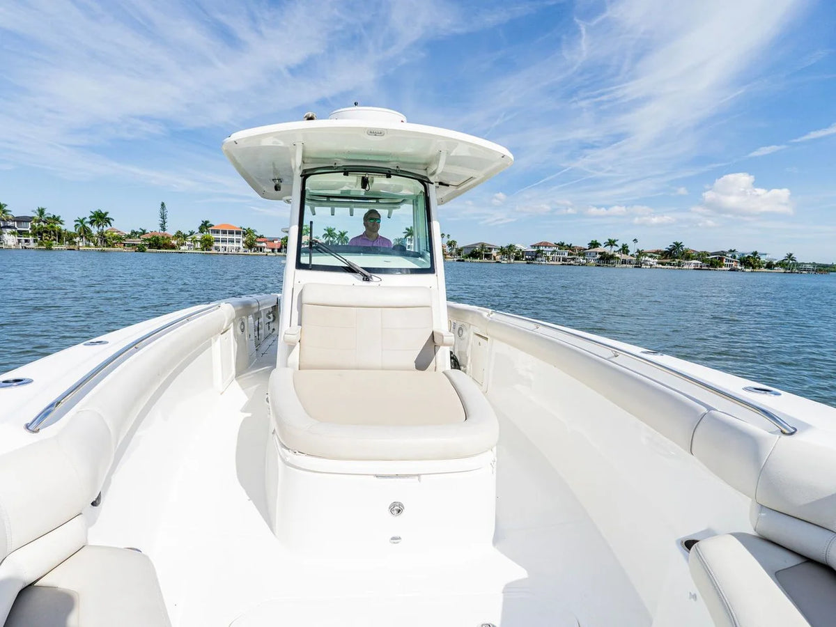 2022 Boston Whaler 330 OUTRAGE 33.0 feet, St Petersburg, FL #15
