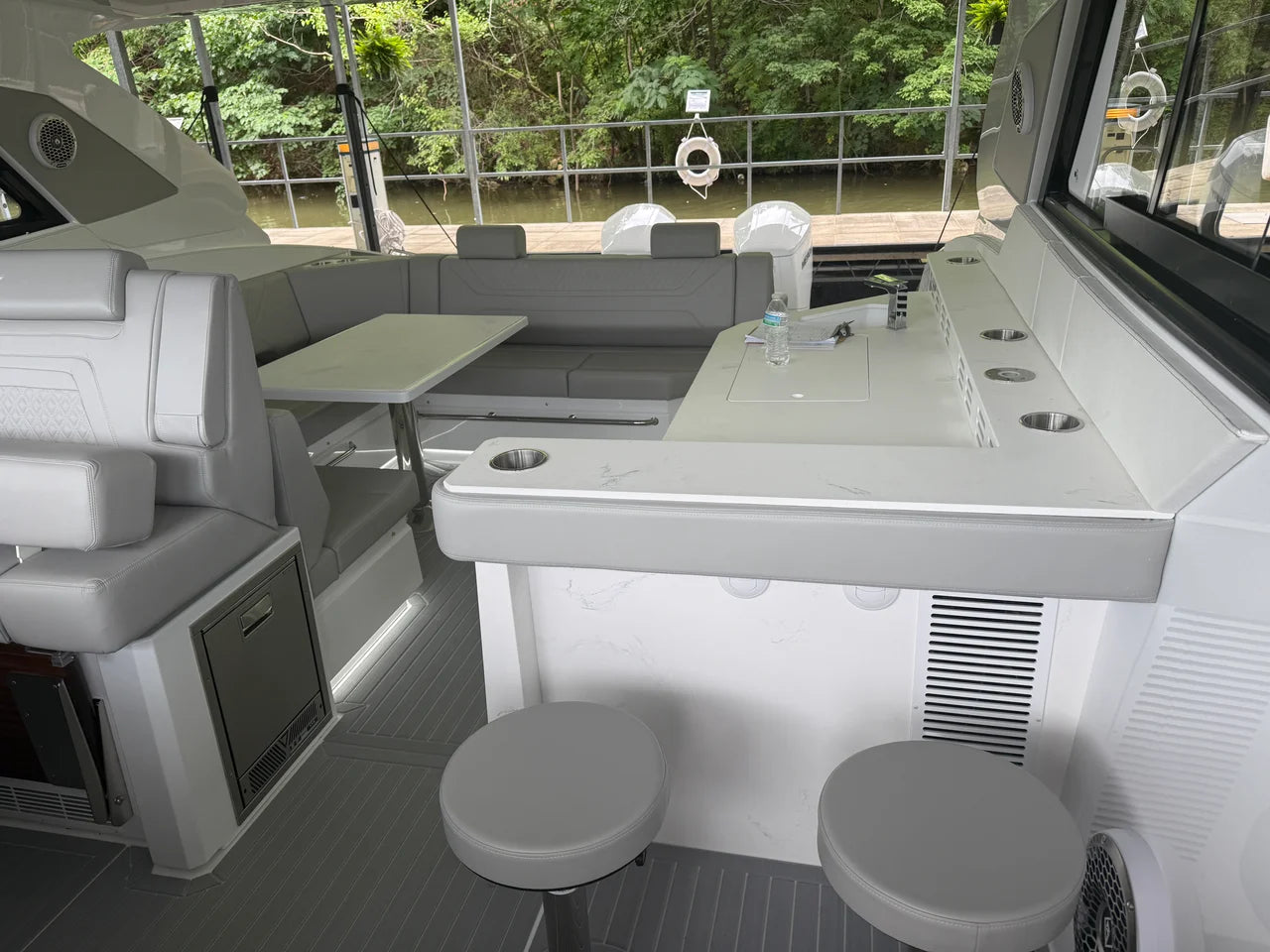 2027 Cruisers Yachts 42 GLS Outboard 42.0 feet, Lake Ozark, Missouri #17