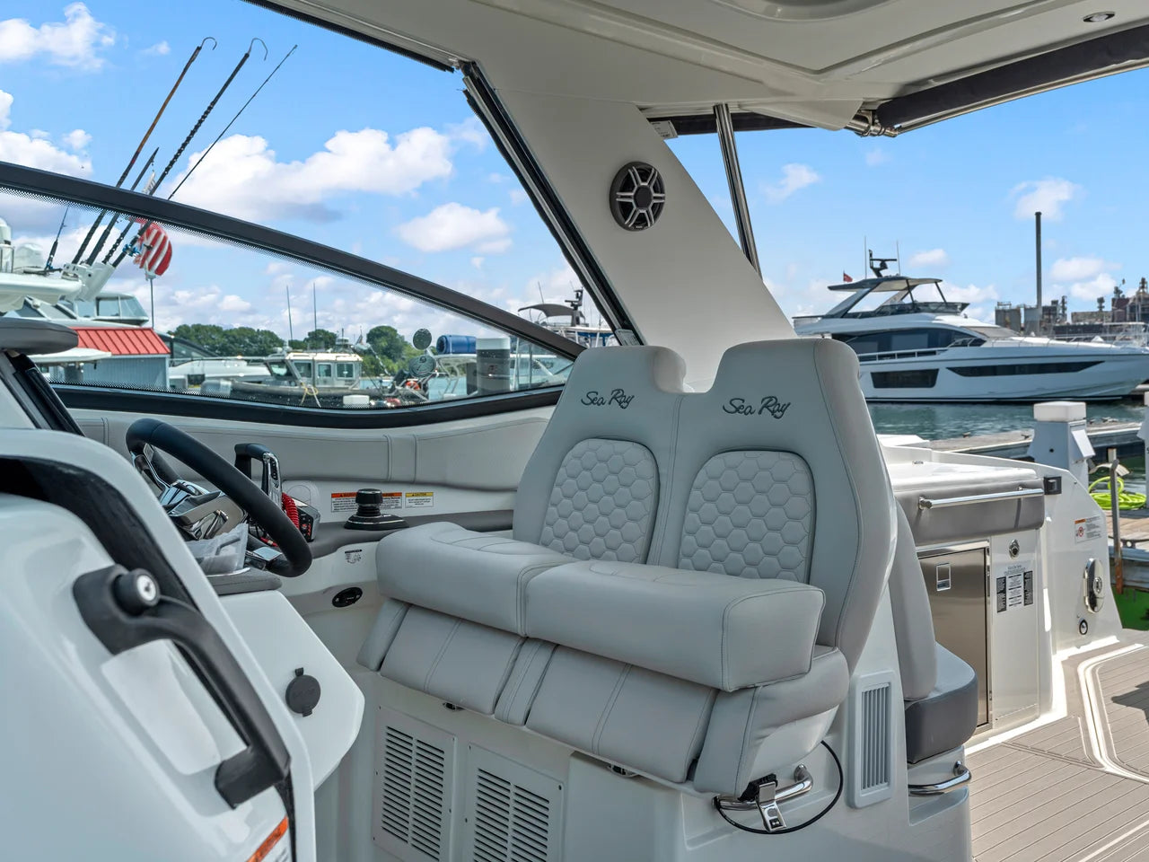 2027 Sea Ray Sundancer 320 Outboard 32.0 feet, Quincy, MA #16