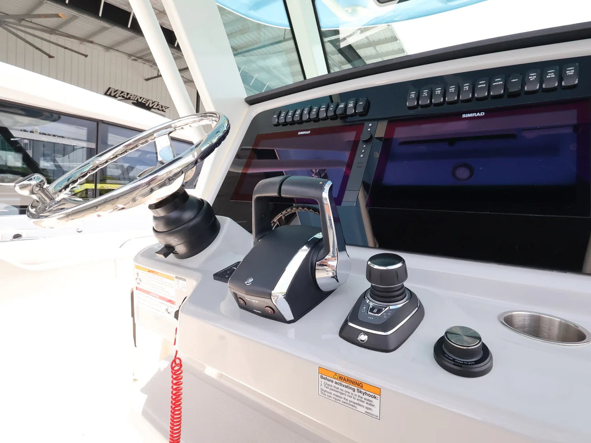 2026 Boston Whaler 330 Outrage 33.0 feet, Naples, Florida #25