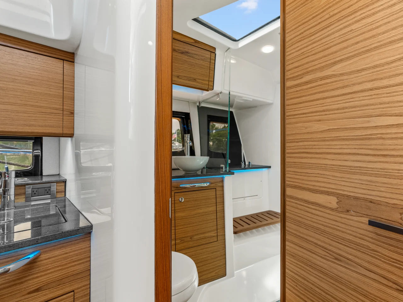 2025 Boston Whaler 405 Conquest 40.0 feet, Quincy, MA #44