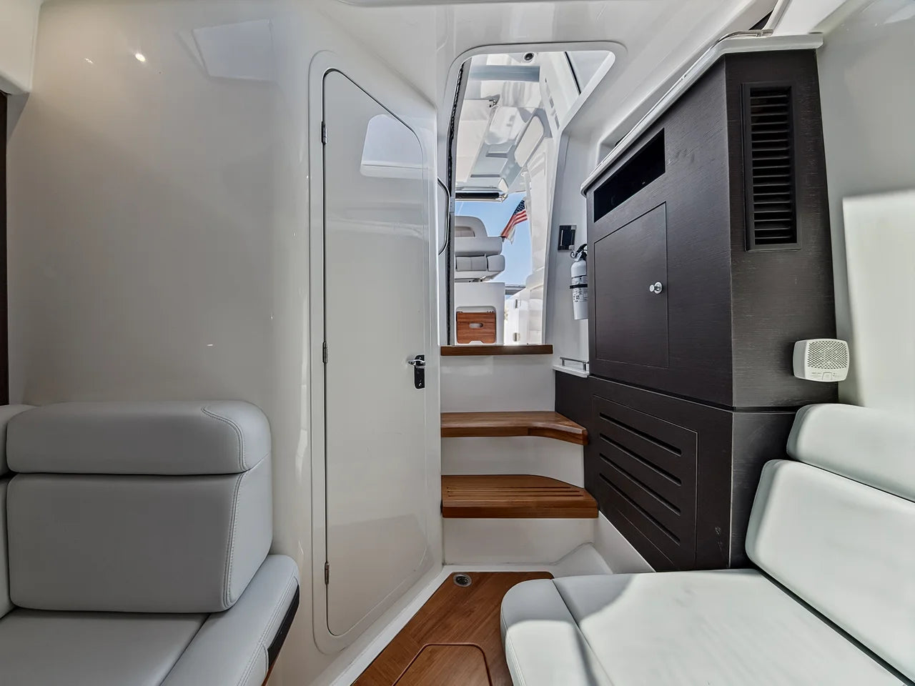 2025 Boston Whaler 350 REALM 35.0 feet, Stuart, Florida #35