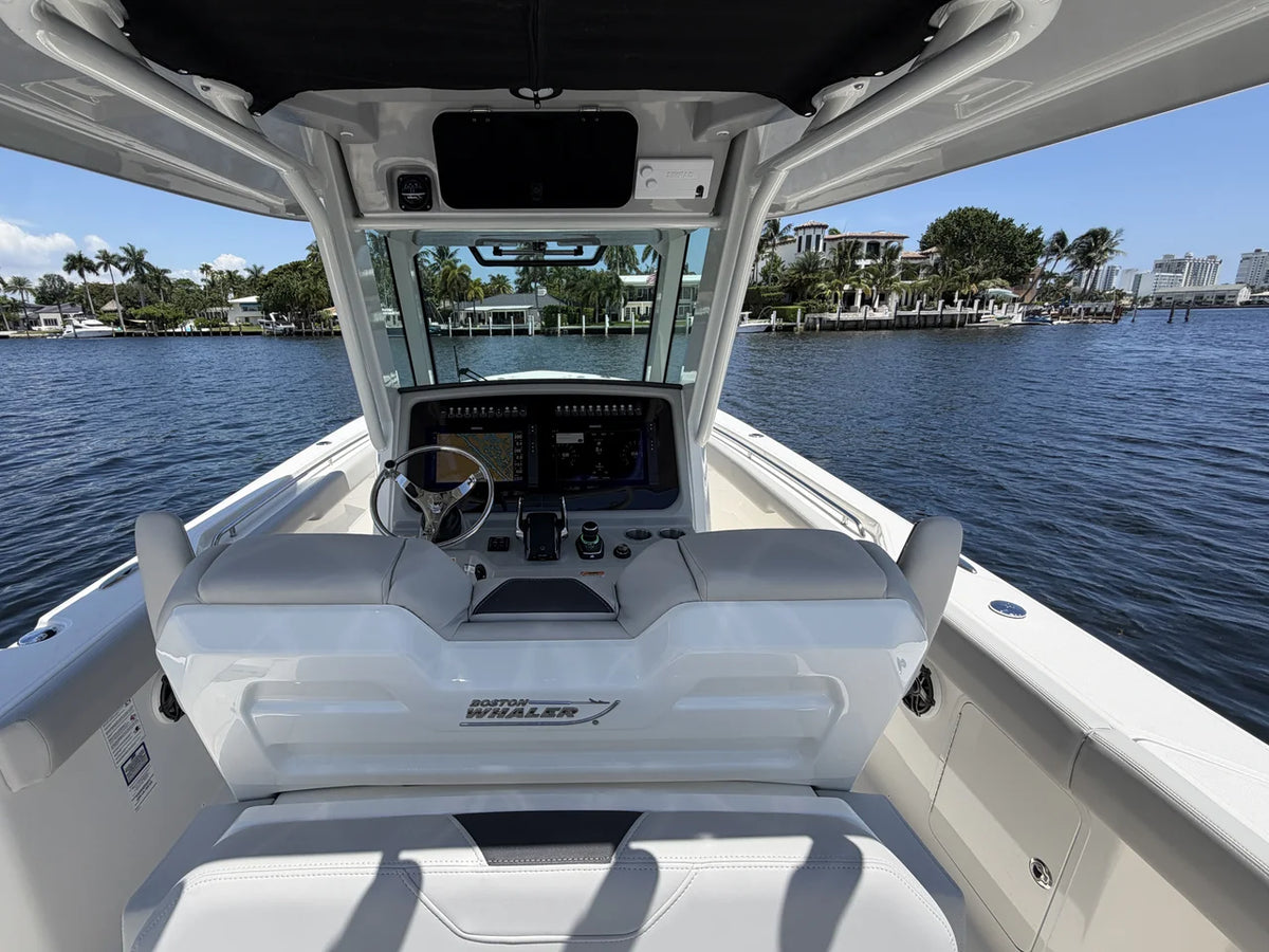 2026 Boston Whaler 330 Outrage 33.0 feet, Pompano Beach, Florida #39
