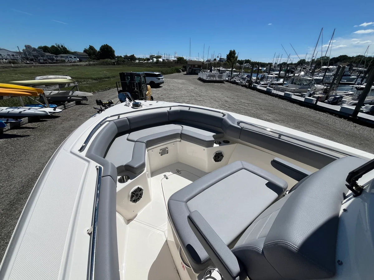 2026 Boston Whaler 250 Outrage 25.0 feet, Westbrook, Connecticut #15