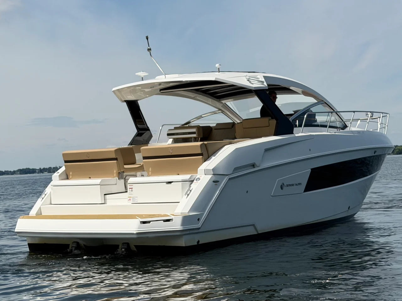 2015 Cruisers Yachts 390 EXPRESS COUPE 39.0 feet, Excelsior, Minnesota #5