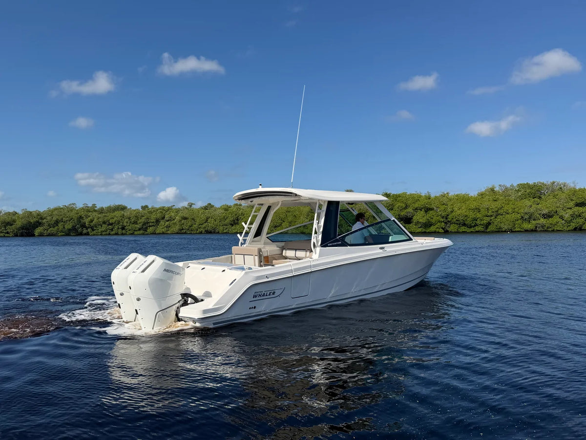2027 Boston Whaler 330 Vantage 33.0 feet, Fort Myers, FL #9