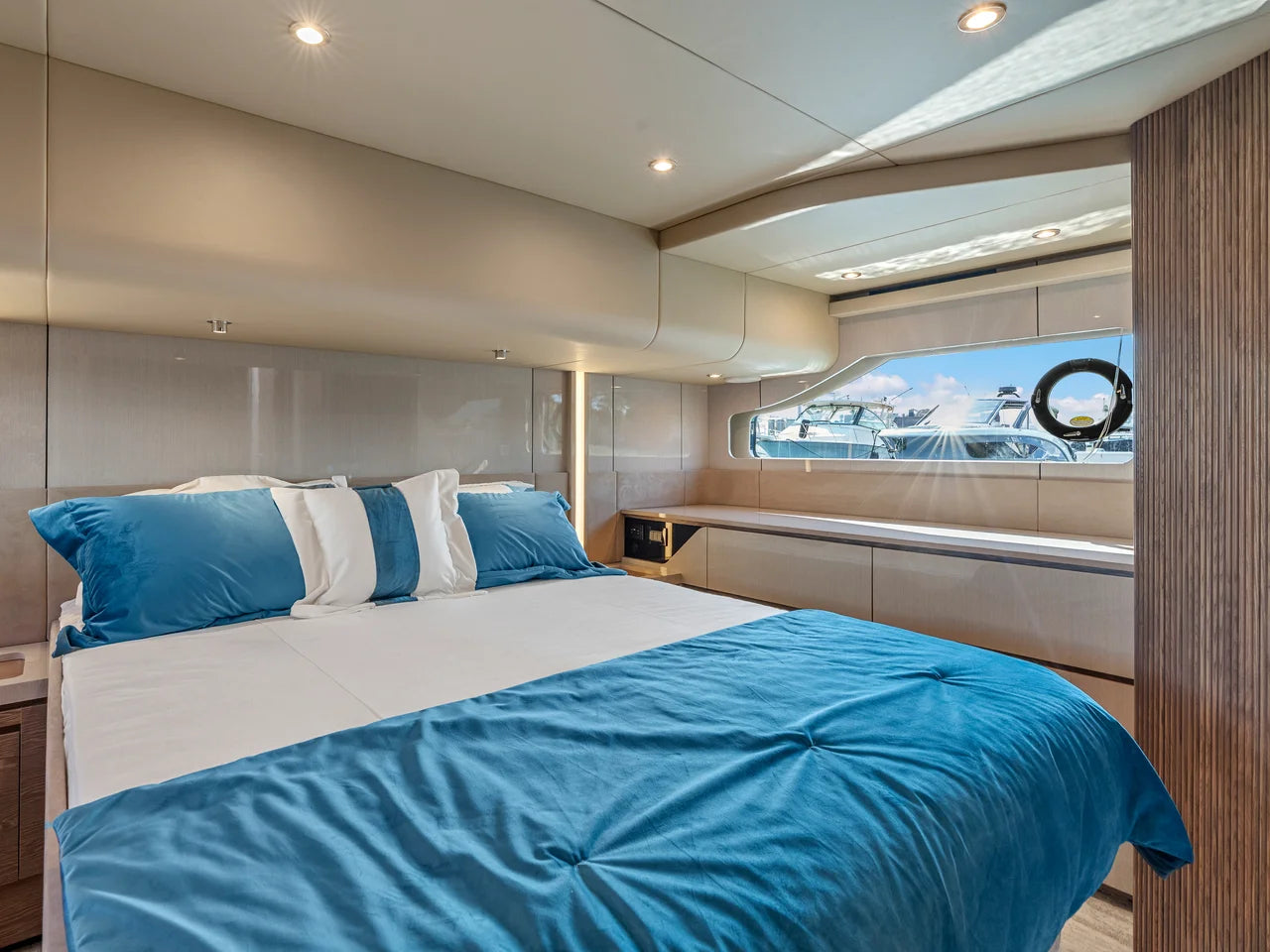 2027 Cruisers Yachts 50 FLY 50.0 feet, Quincy, MA #37