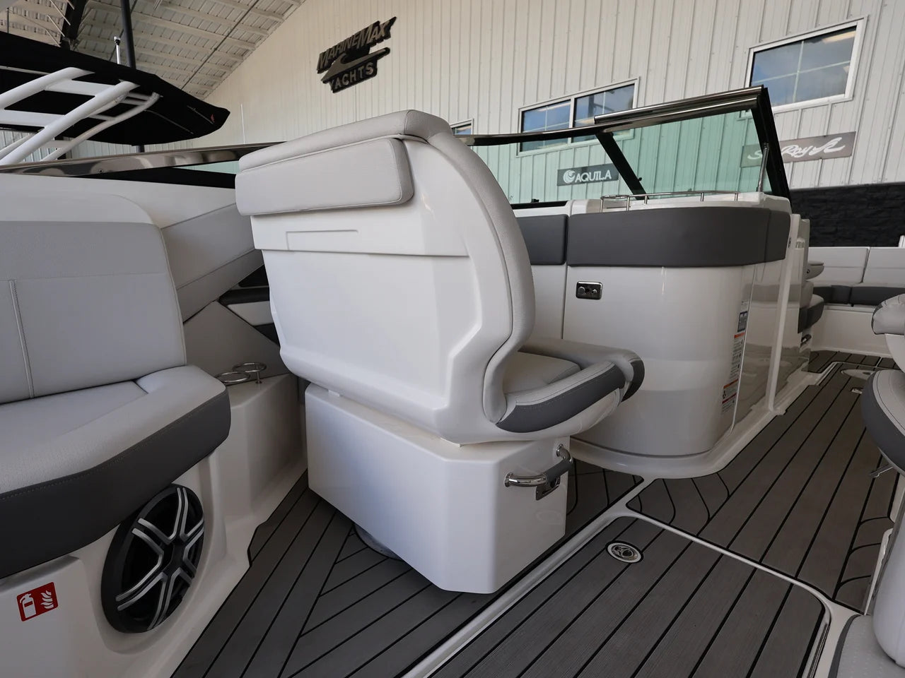 2026 Sea Ray SLX 310 Outboard 31.0 feet, Naples, Florida #11