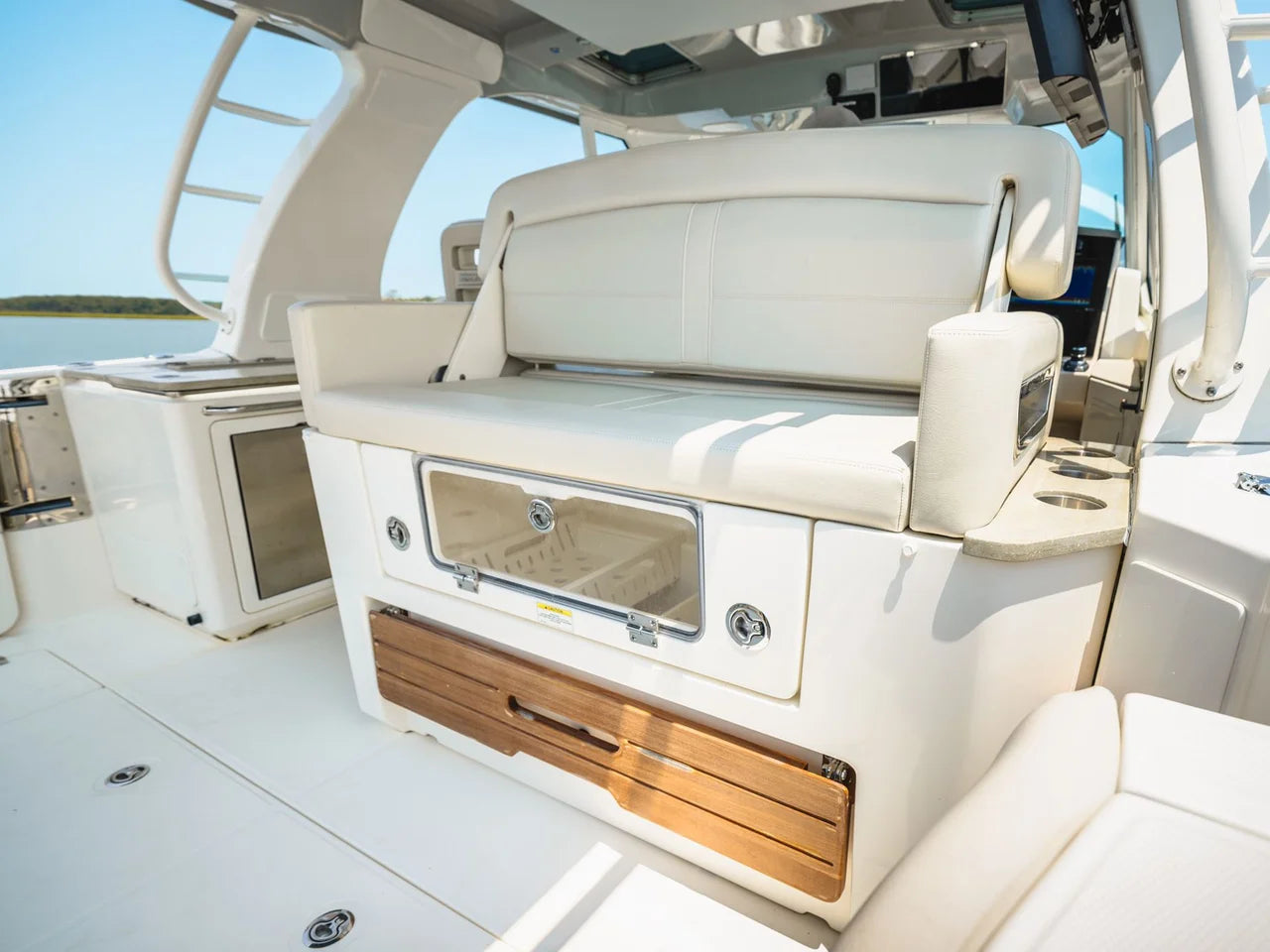 2022 Boston Whaler 380 Realm 38.0 feet, Charleston, SC #9