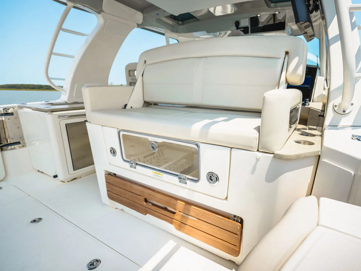 2022 Boston Whaler 380 Realm 38.0 feet, Charleston, SC #9