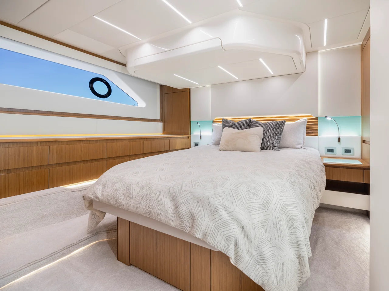 2026 Tiara Yachts 54 EX 54.0 feet, Inuvik, Northwest Territories #11