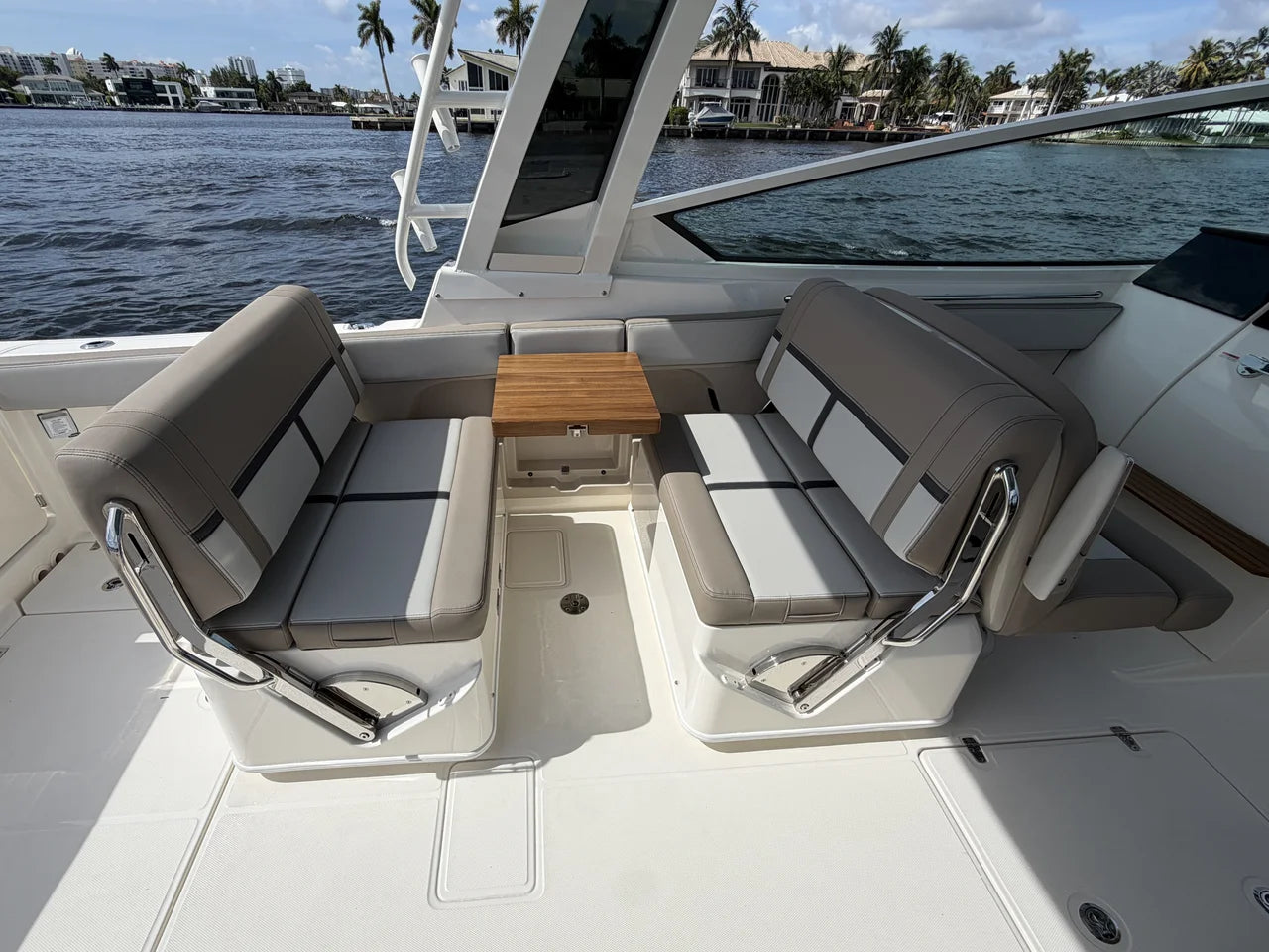 2027 Boston Whaler 330 Vantage 33.0 feet, Pompano Beach, Florida #35