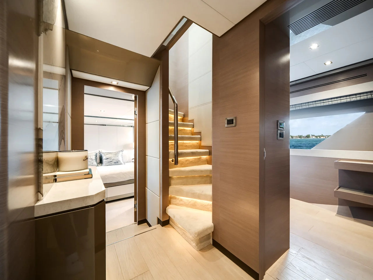 2023 Ocean Alexander 27R 88.0 feet, Ocean Reef, FL #34