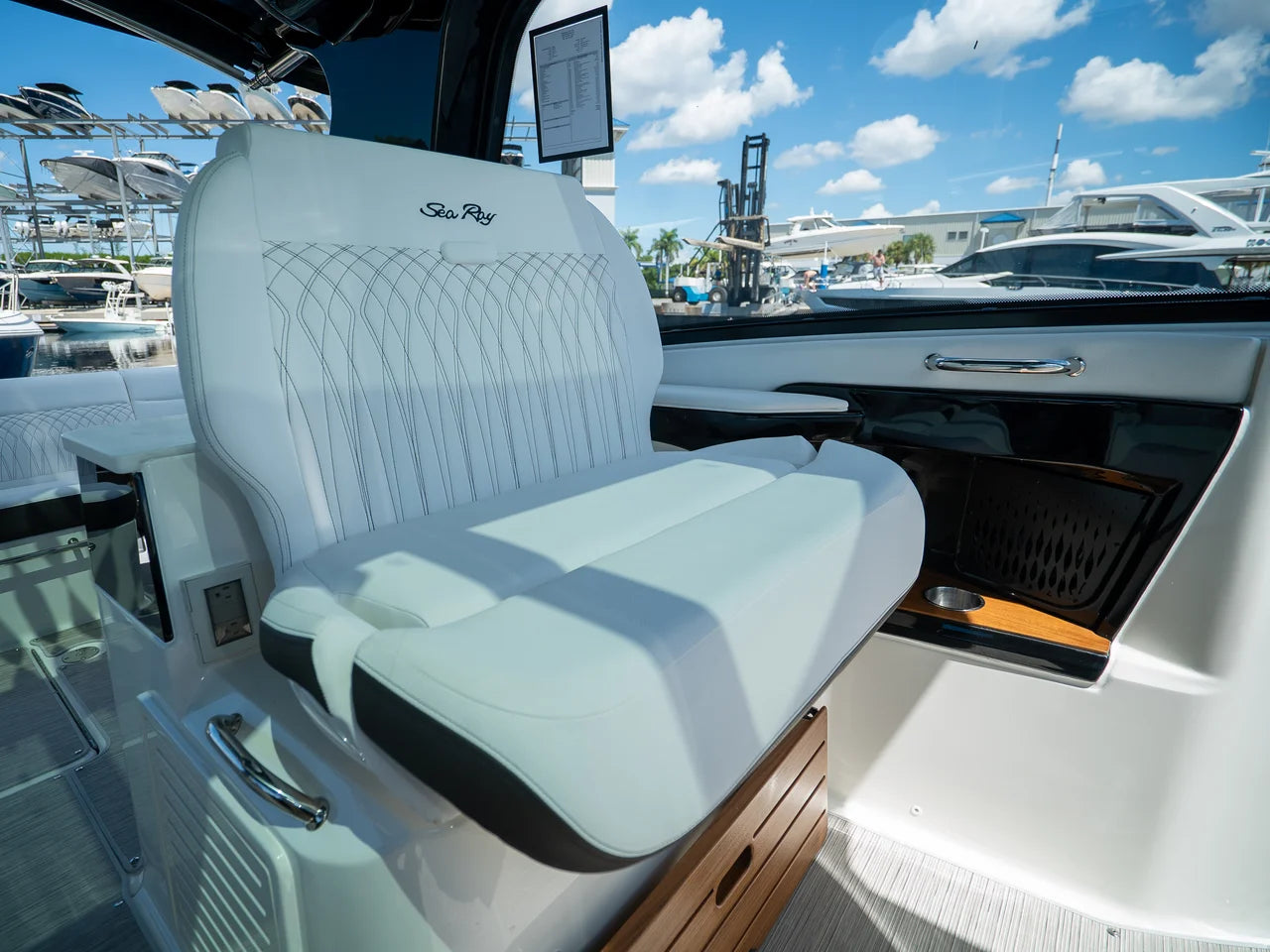 2026 Sea Ray Sundancer 370 Outboard 37.0 feet, Fort Myers, FL #13