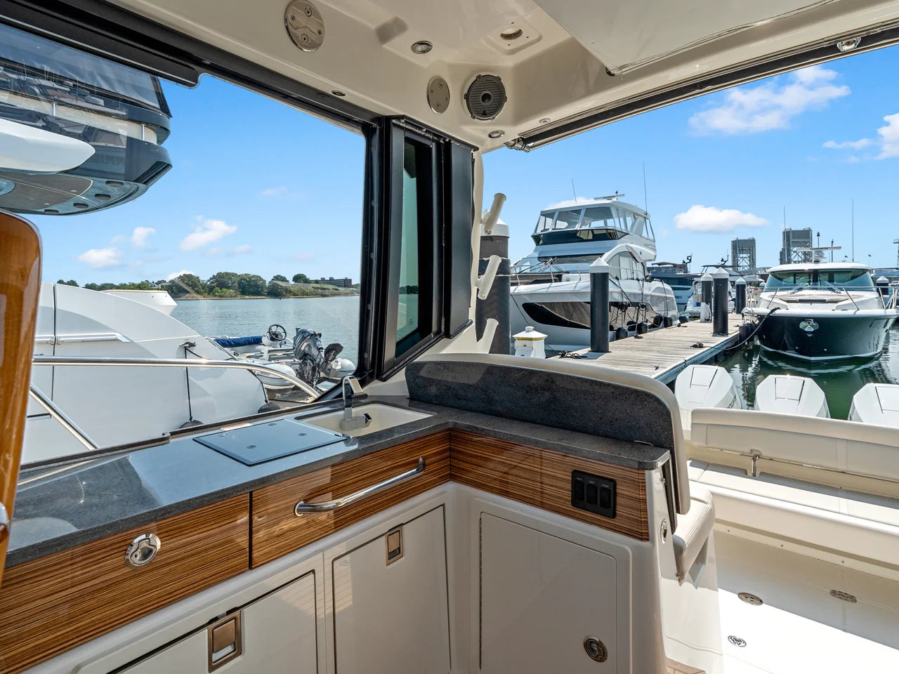 2026 Boston Whaler 405 Conquest 40.0 feet, Quincy, MA #21