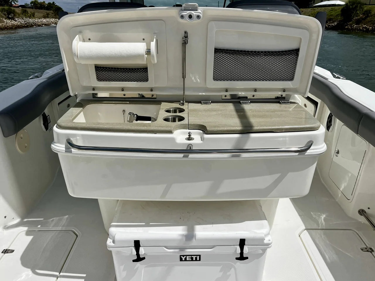 2023 Boston Whaler 330 OUTRAGE 33.0 feet, Venice, Florida #42