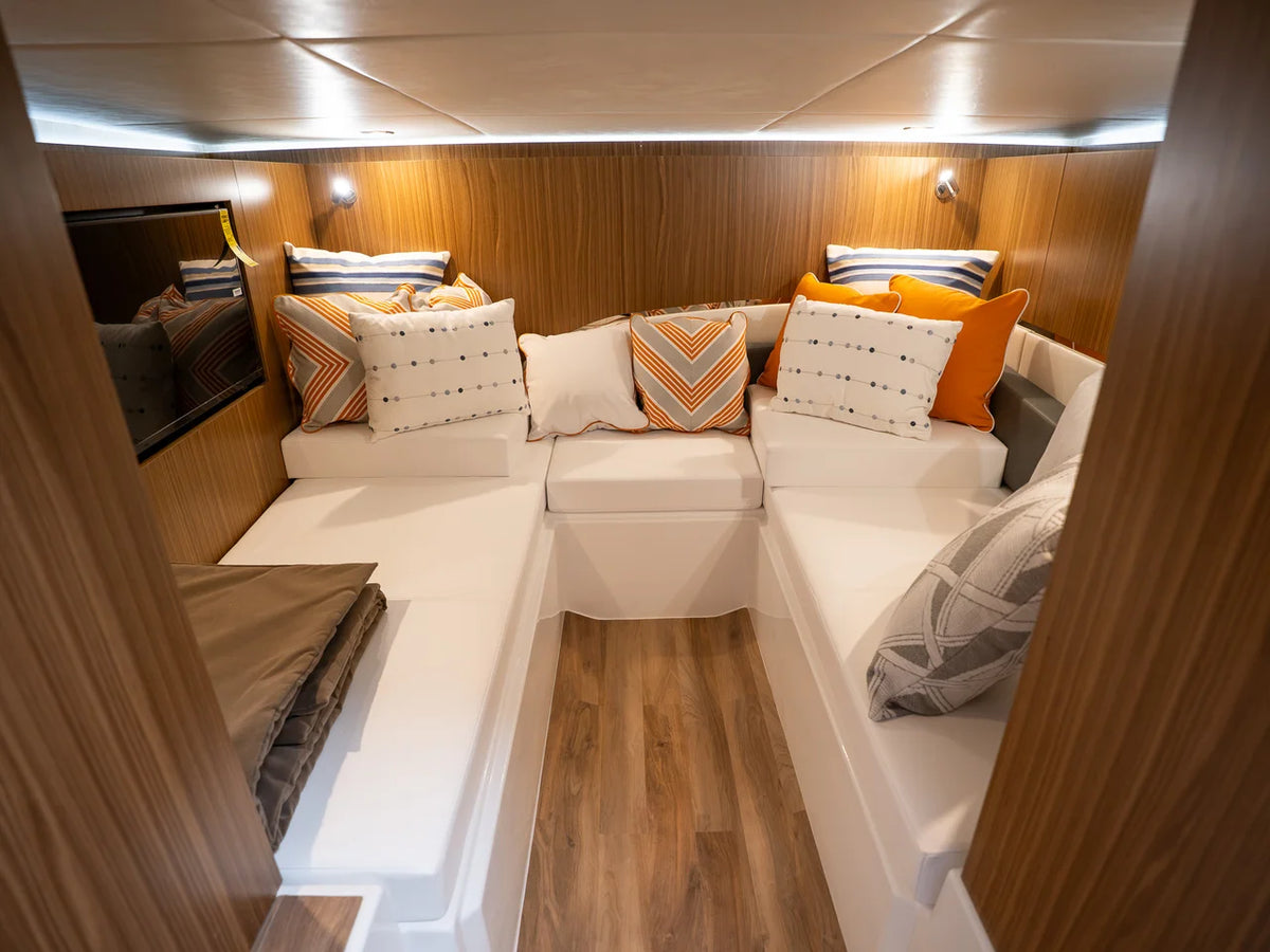 2027 Cruisers Yachts 50 GLS OB 50.0 feet, Clearwater, Florida #51
