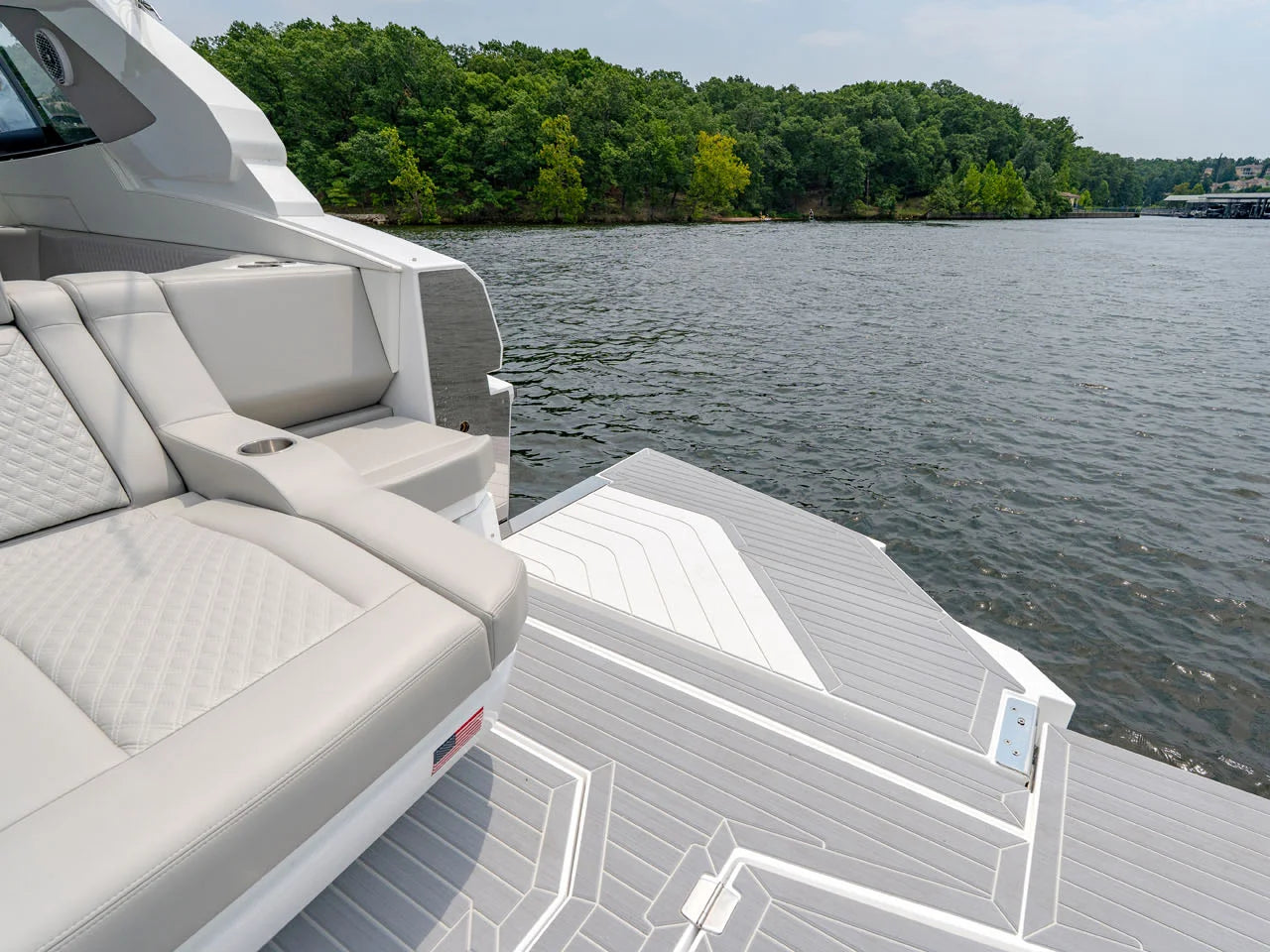 2027 Cruisers Yachts 42 GLS Outboard 42.0 feet, Lake Ozark, MO #16