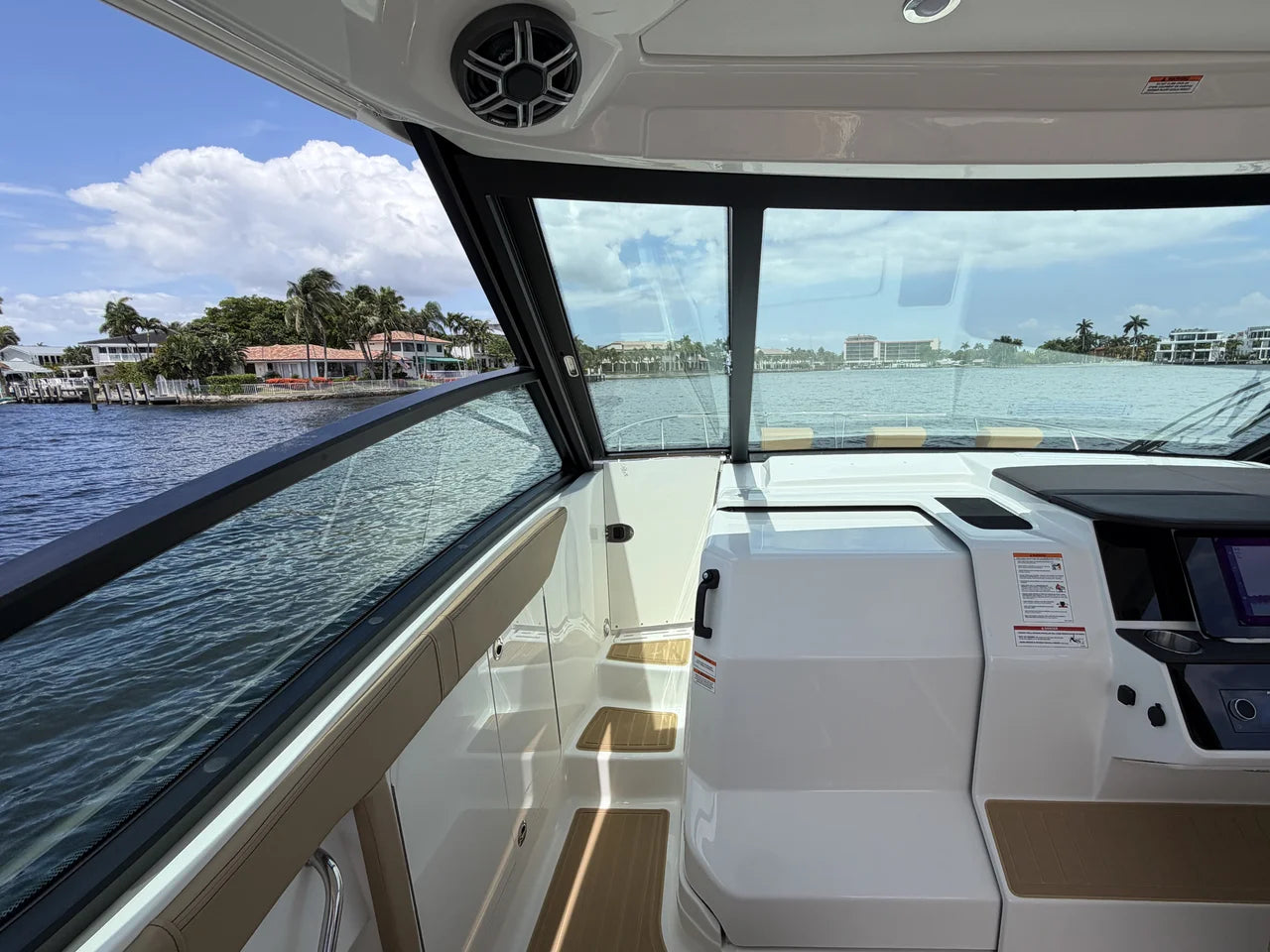 2026 Sea Ray Sundancer 320 Outboard 32.0 feet, Miami, FL #46