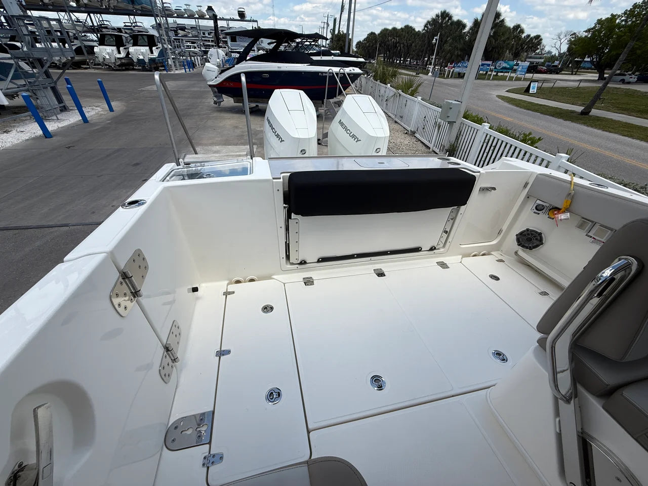 2025 Boston Whaler 330 Vantage 33.0 feet, Sarasota, FL #26