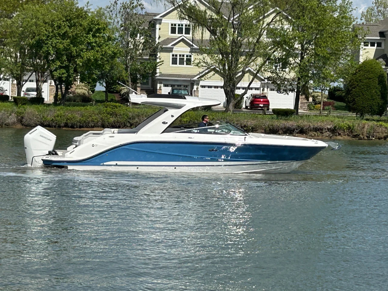 2026 Sea Ray SLX 310 Outboard 31.0 feet, Grasonville, Maryland #1