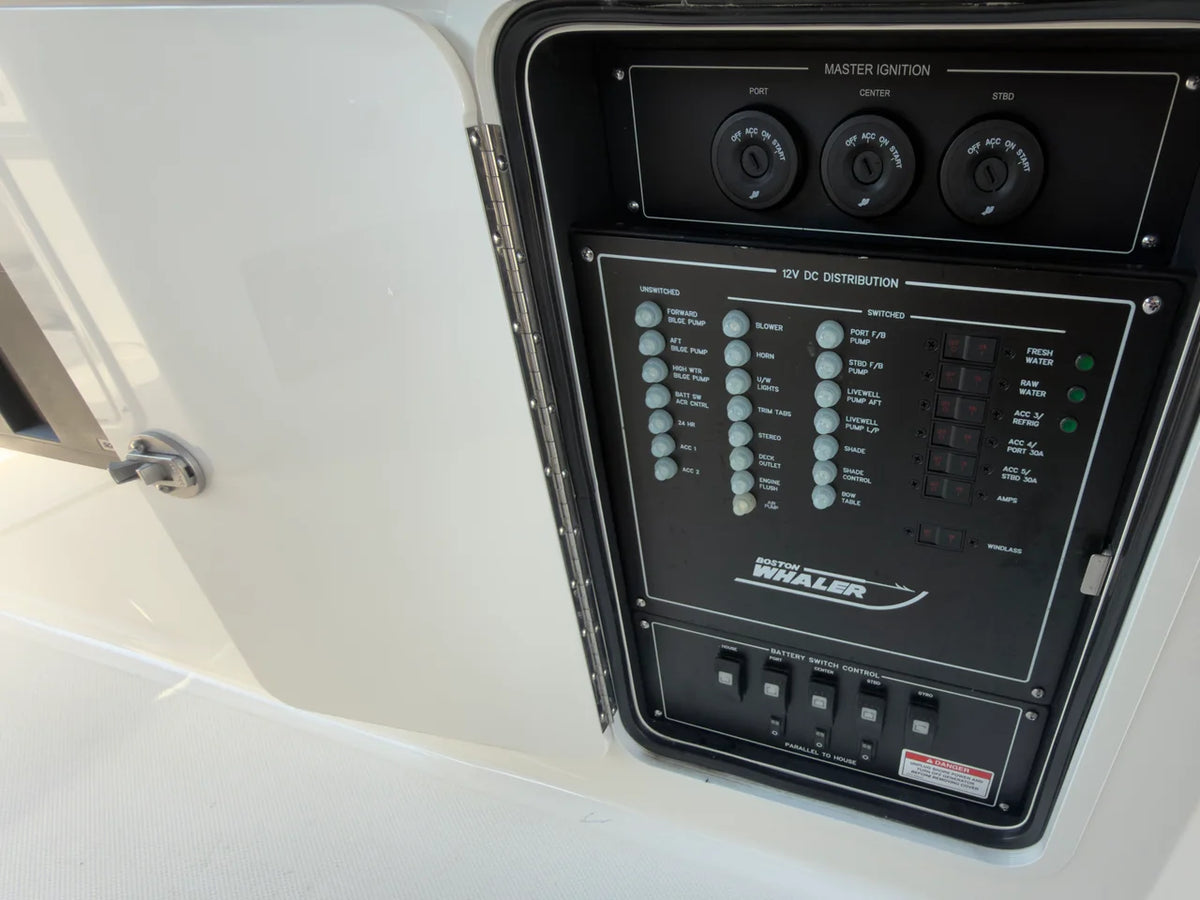 2025 Boston Whaler 350 REALM 35.0 feet, Greenwich, CT #53