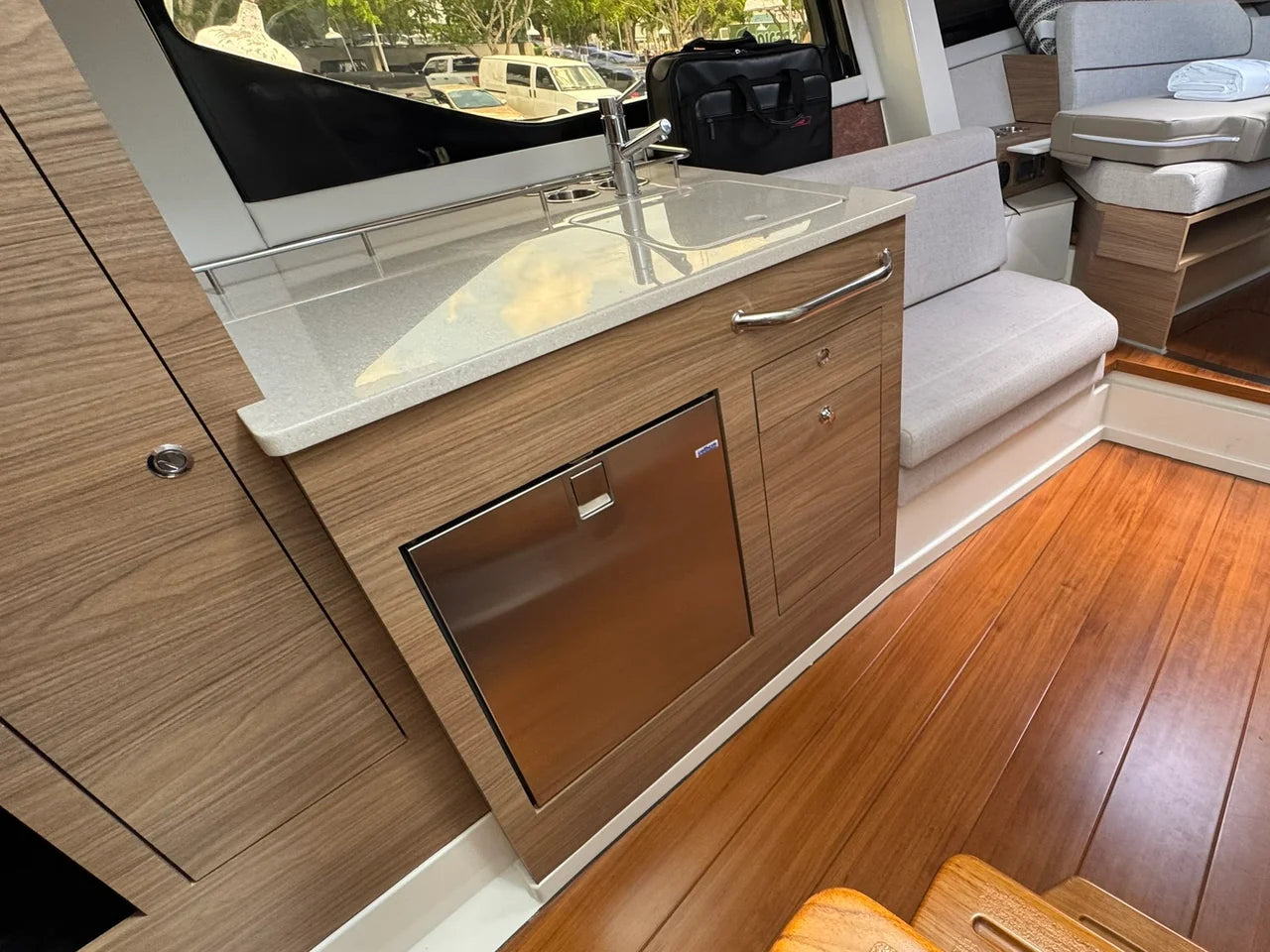 2025 Boston Whaler 365 Conquest 36.0 feet, Naples, Florida #52