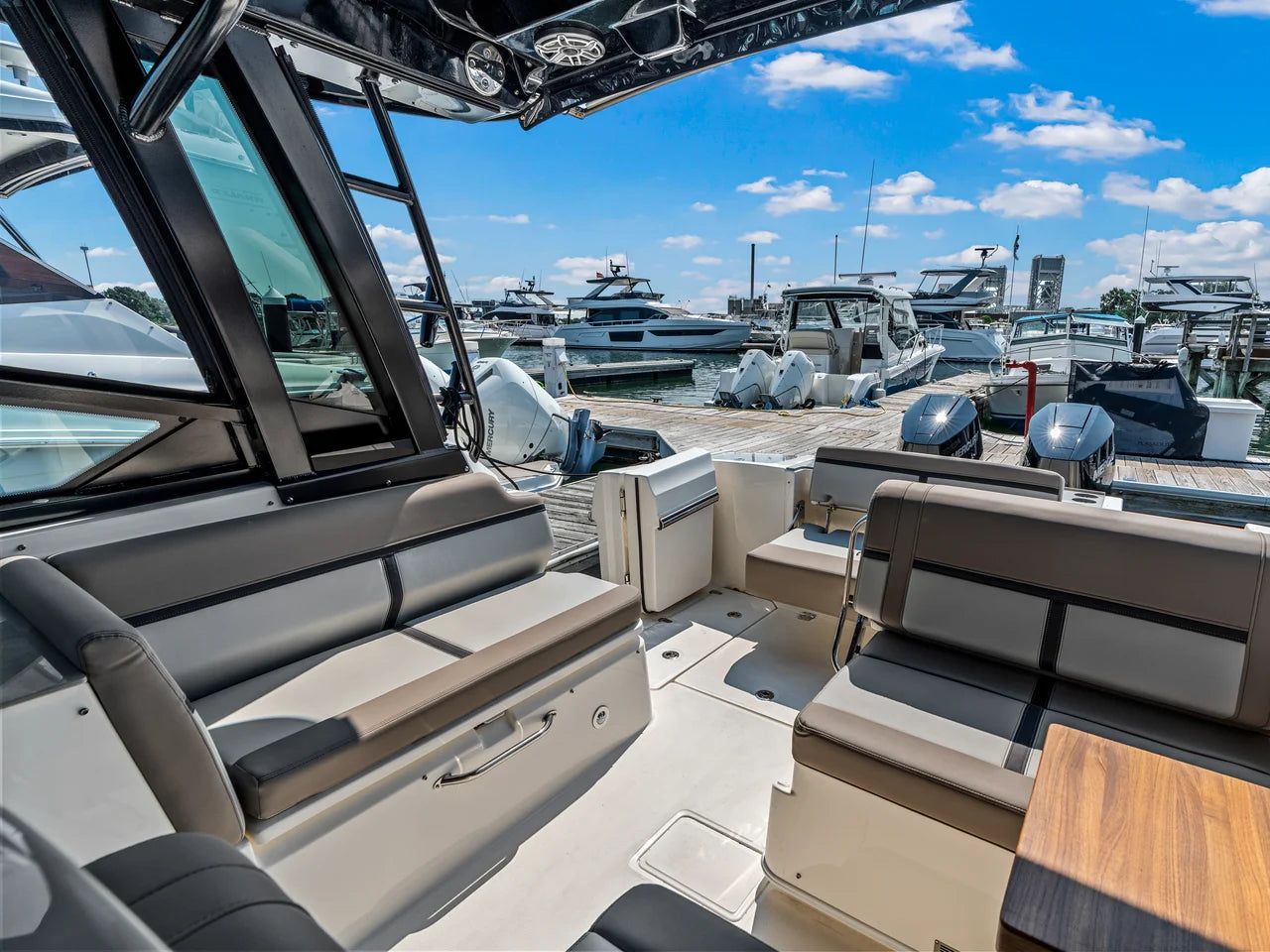 2026 Boston Whaler 330 Vantage 33.0 feet, Quincy, MA #17