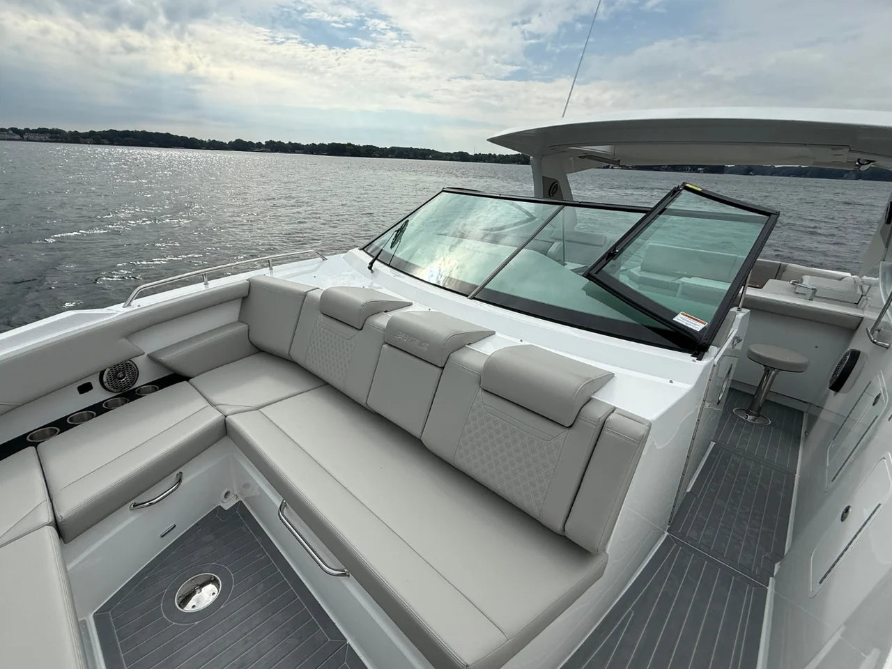 2026 Cruisers Yachts 38 GLS 37.0 feet, Lake Ozark, MO #40