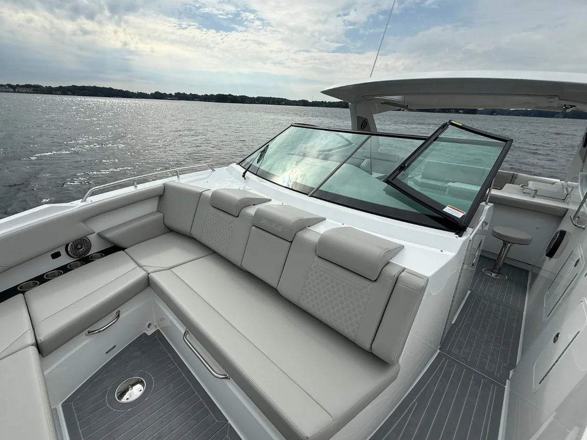2026 Cruisers Yachts 38 GLS 37.0 feet, Lake Ozark, MO #40
