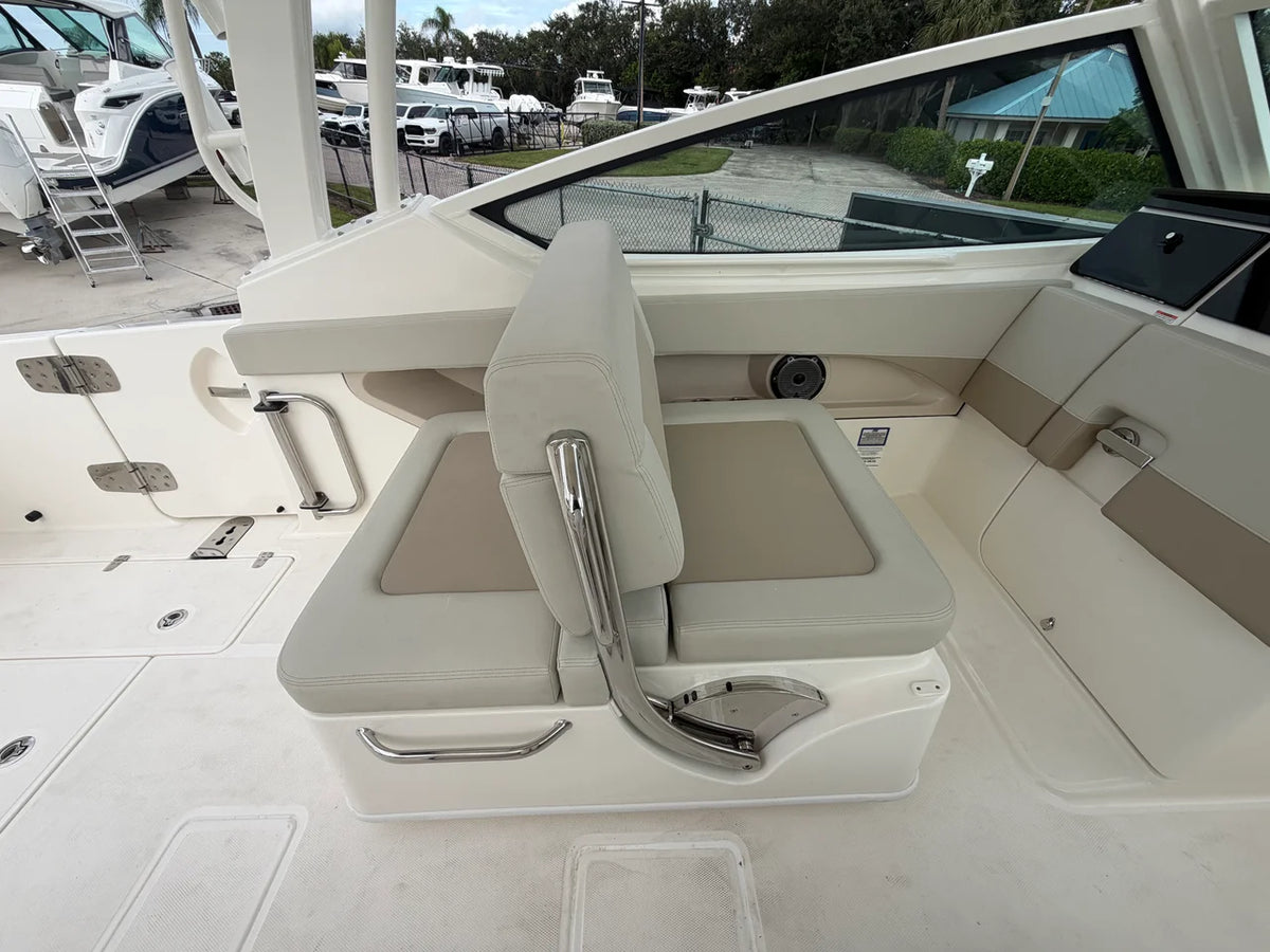 2027 Boston Whaler 280 Vantage 28.0 feet, Stuart, Florida #39