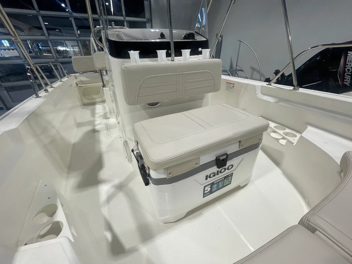 2027 Boston Whaler 170 Montauk 17.0 feet, Danvers, Massachusetts #12