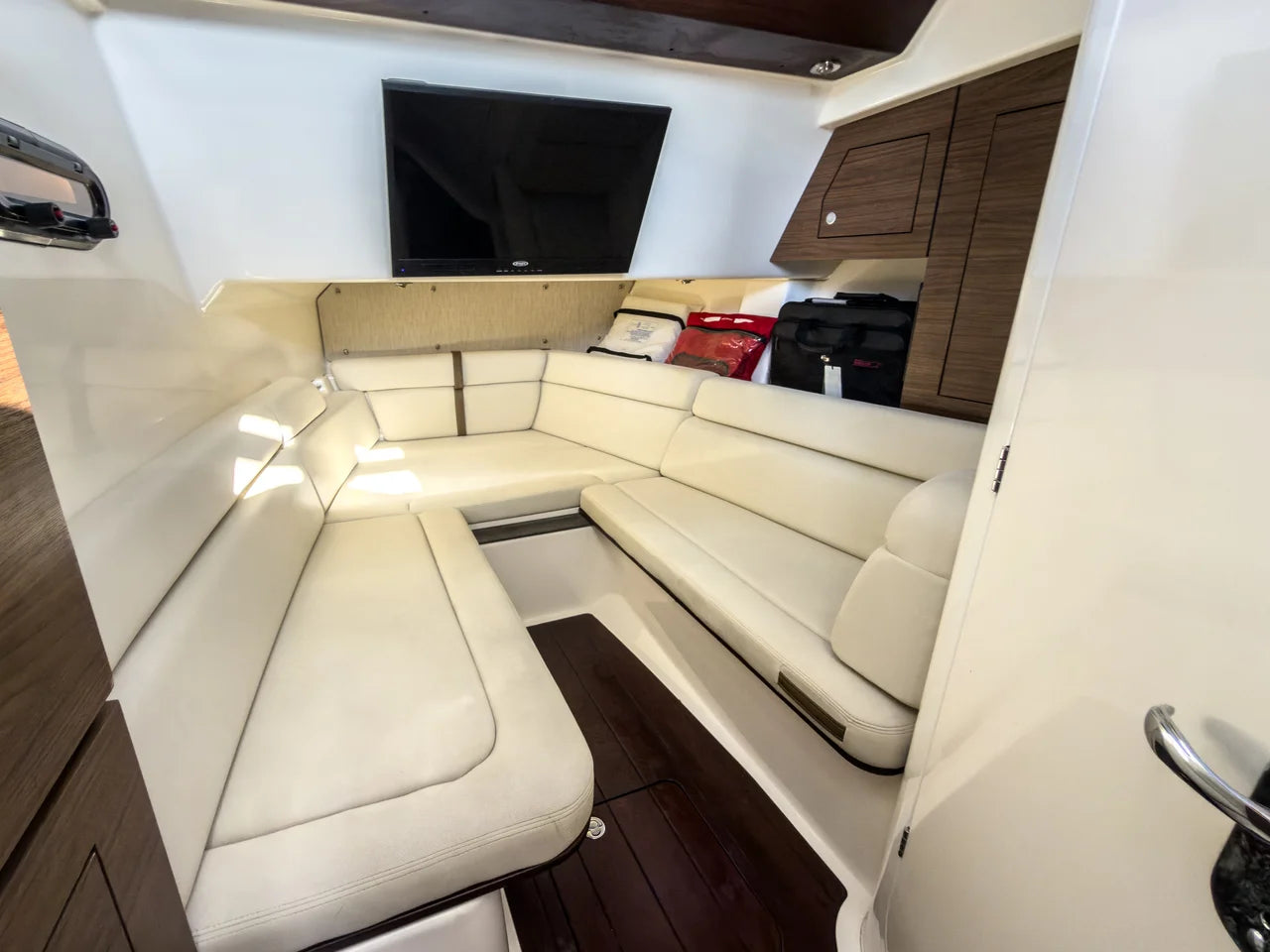 2022 Boston Whaler 350 Realm 35.0 feet, Fort Myers, FL #18